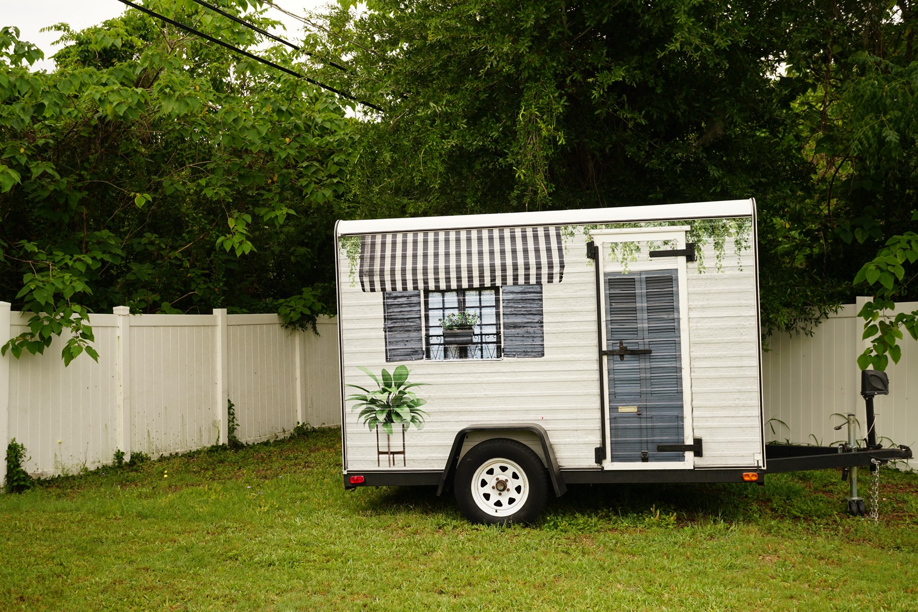 The Postiche Traveling Studio trailer, exterior view