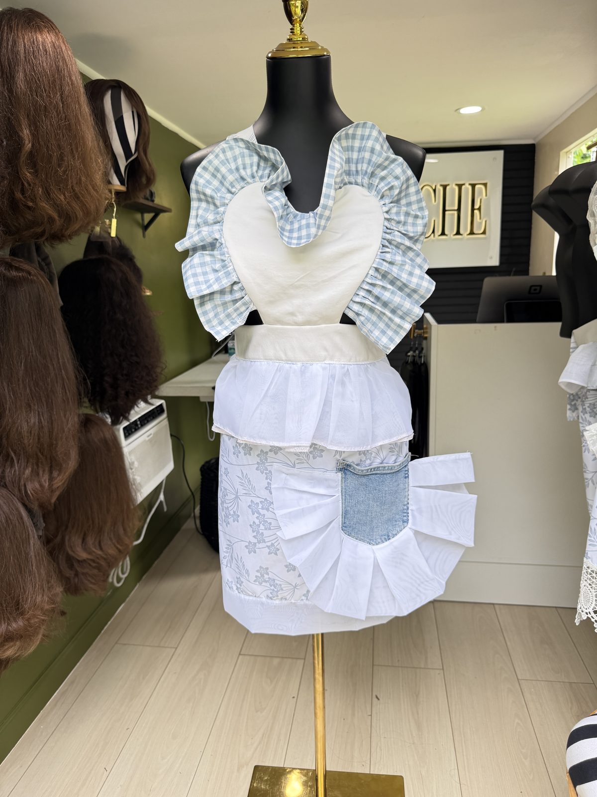 Postiche Apron No. 1000 — alternate view