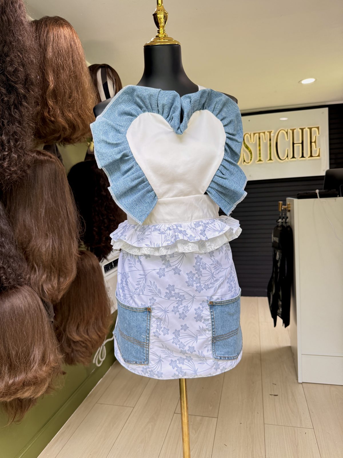 Postiche Apron No. 1008