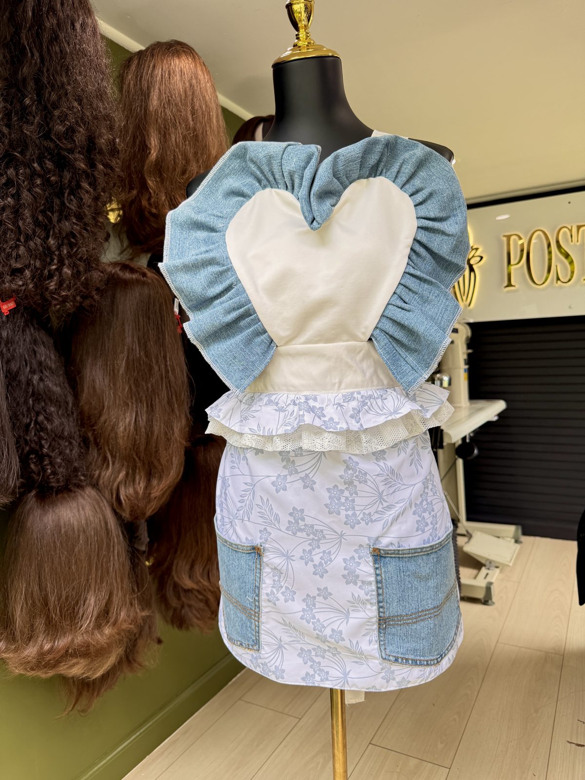 Postiche Apron No. 1008 — alternate view